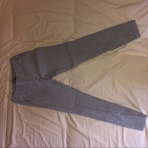 White and blue jegging